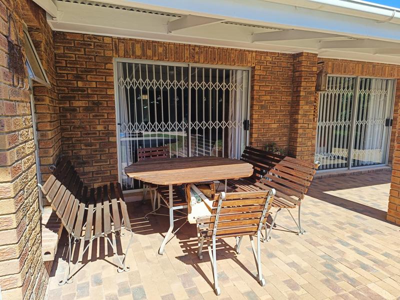 5 Bedroom Property for Sale in Fisherhaven Western Cape